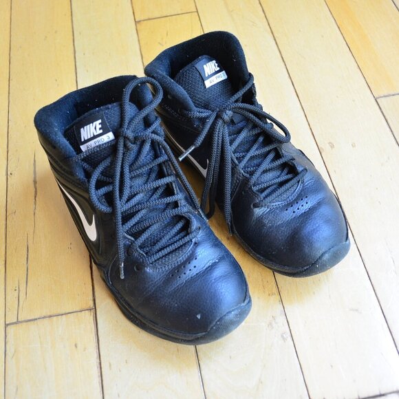 Nike Shoes Size 4Y - Picture 1 of 9
